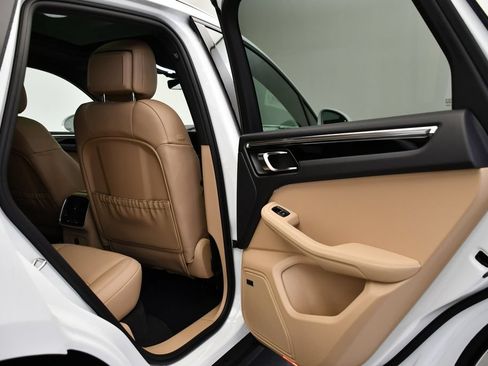 Certified 2026 Porsche Macan AWD/4WD image 54