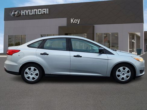 Used 2016 Ford Focus S image 3