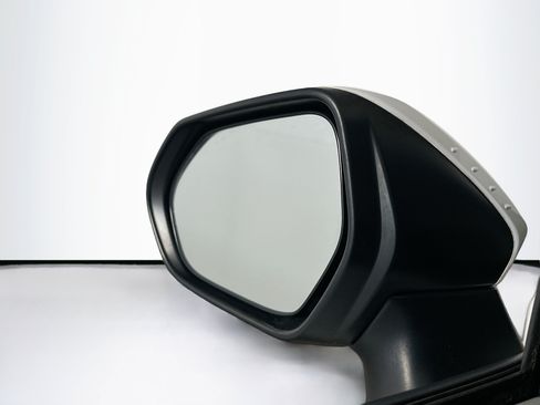 Used 2020 Toyota Corolla LE FWD image 16