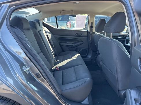 Used 2025 Nissan Altima 2.5 SV FWD image 19