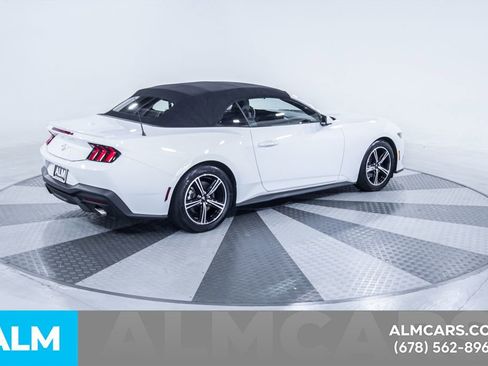 Used 2025 Ford Mustang Premium RWD image 10