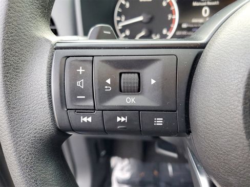 Used 2024 Nissan Rogue S image 11