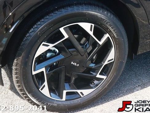 Certified 2025 Kia Sportage SX FWD image 9