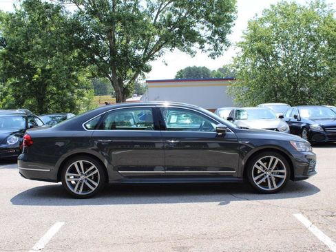 Used 2017 Volkswagen Passat 1.8T R-Line FWD image 5