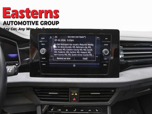 Used 2025 Volkswagen Jetta SE FWD image 12