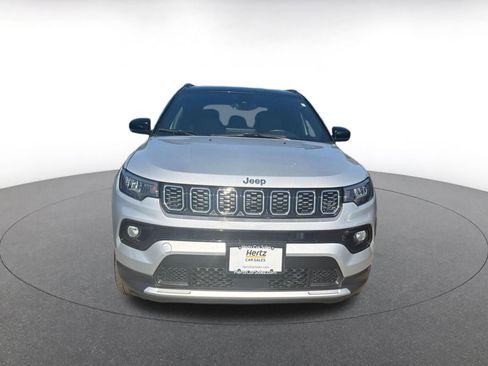 Used 2025 Jeep Compass Limited AWD/4WD image 2