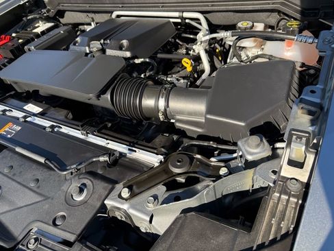 Certified 2025 Chevrolet Colorado W/T w/ WT Custom Package image 35