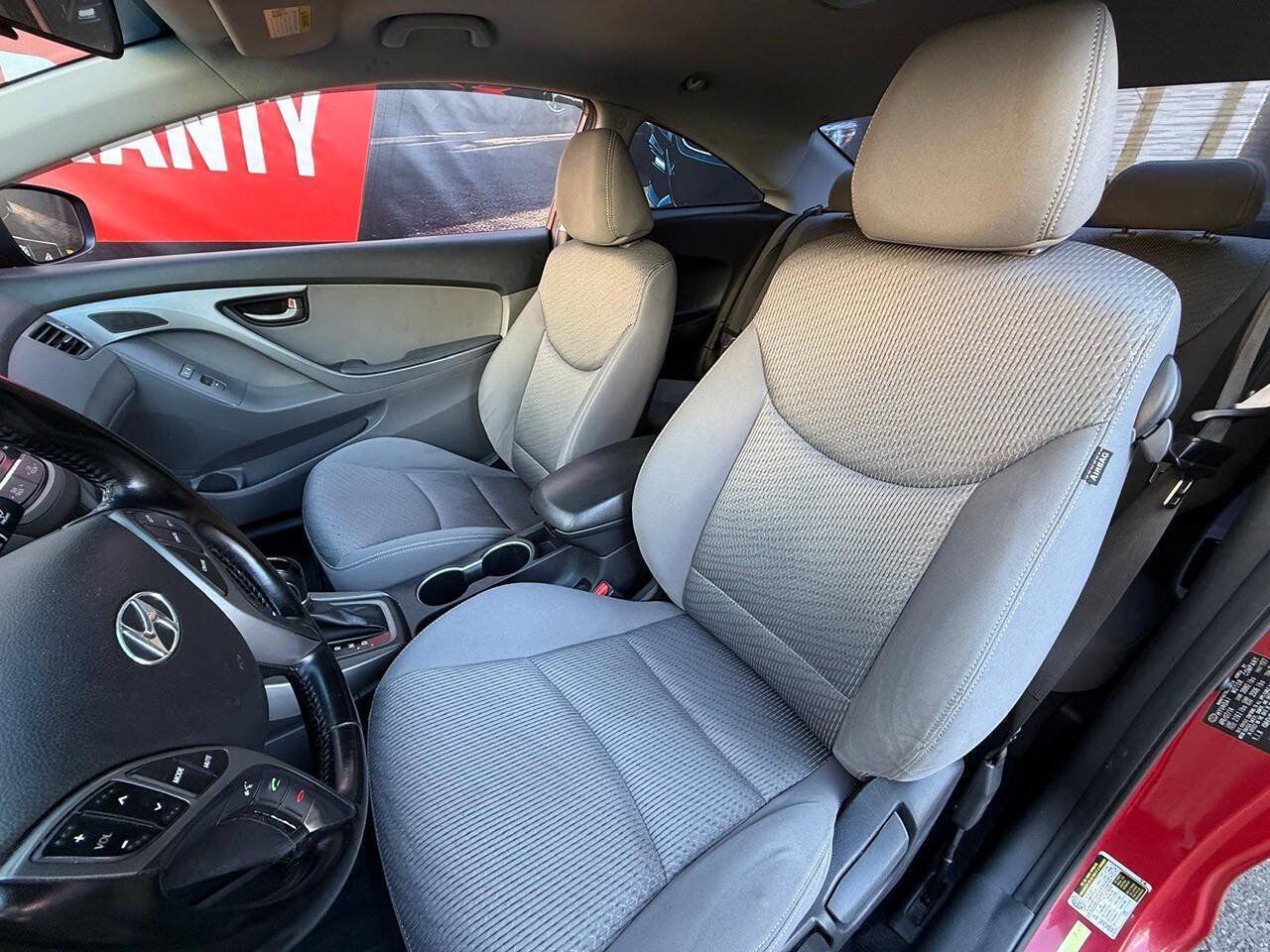 Used 2014 Hyundai Elantra FWD image 11