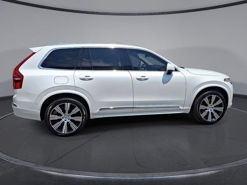 Certified 2025 Volvo XC90 T8 Ultra w/ Protection Package Premier AWD/4WD image 32