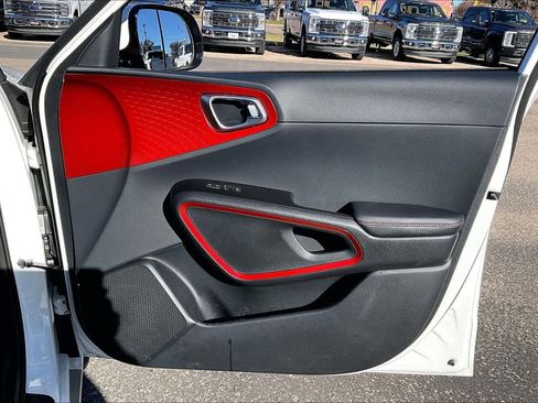 Used 2025 Kia Soul GT-Line image 21