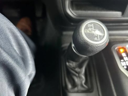 Used 2018 Jeep Wrangler Unlimited Sport AWD/4WD image 12