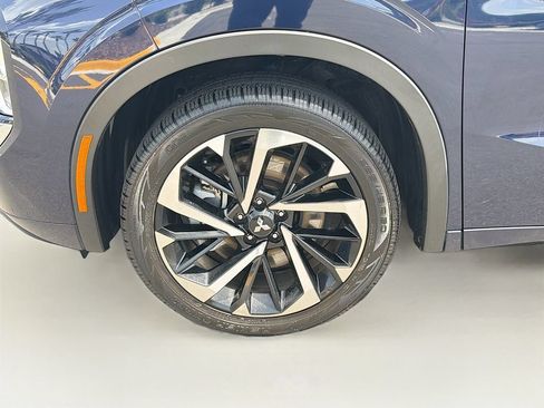 Used 2023 Mitsubishi Outlander SEL FWD image 41