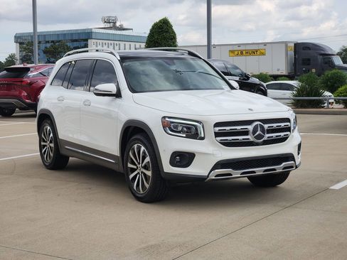Used 2021 Mercedes-Benz GLB 250 image 3