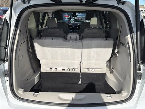 Used 2020 Chrysler Pacifica Limited image 17