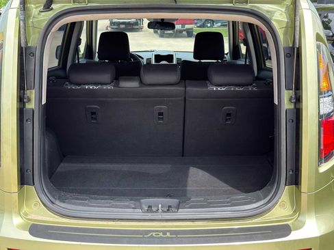 Used 2010 Kia Soul + FWD image 8