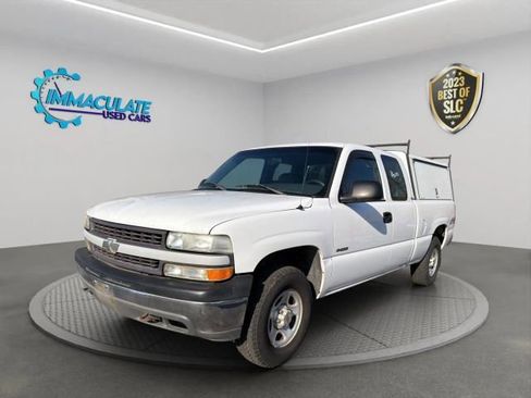 Used 2000 Chevrolet Silverado 1500 4x4 Extended Cab w/ Firm Ride Suspension Pkg image 1
