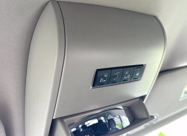 Used 2016 Dodge Grand Caravan SXT FWD image 28
