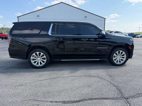 Used 2021 Chevrolet Suburban Premier w/ Premium Package AWD/4WD image 4