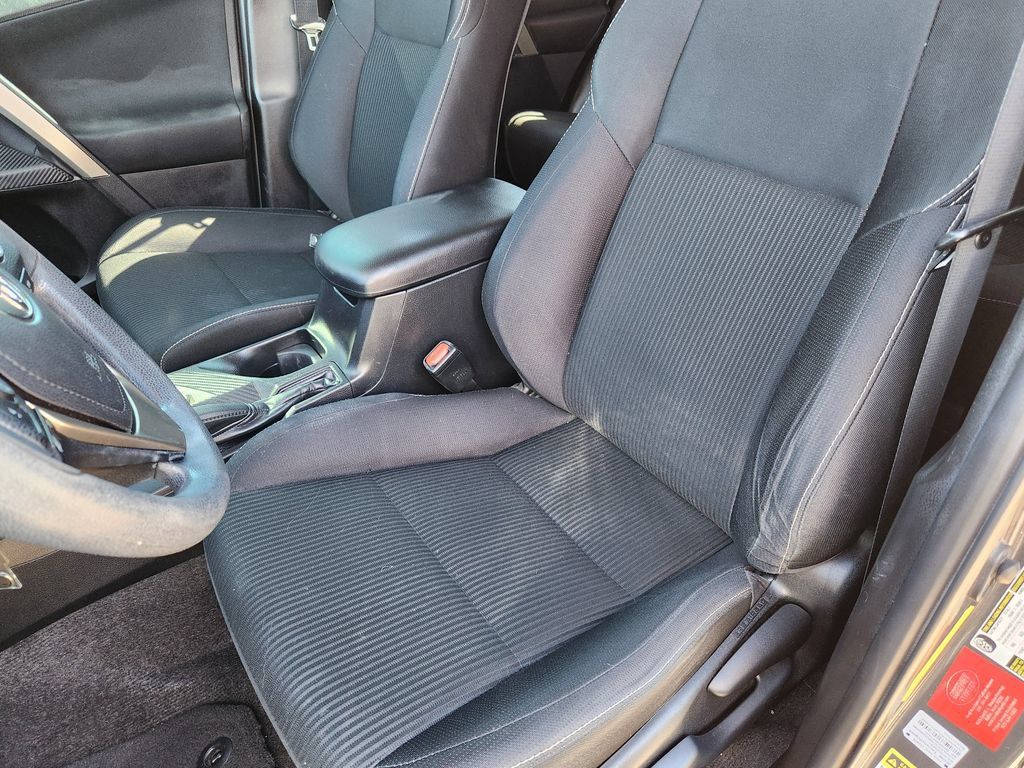 Used 2015 Toyota RAV4 XLE FWD image 14