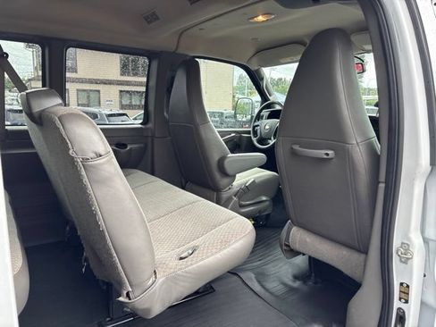 Used 2023 Chevrolet Express 3500 LS RWD image 17