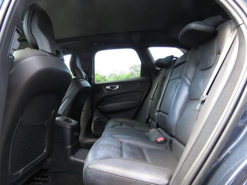 Used 2020 Volvo XC60 T8 Momentum AWD/4WD image 20