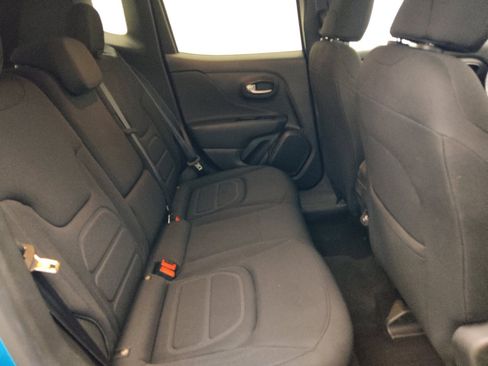 Used 2022 Jeep Renegade Latitude w/ Convenience Group AWD/4WD image 19