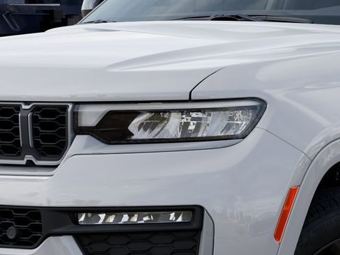 New 2026 Jeep Grand Cherokee L Limited AWD/4WD image 36