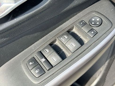 Used 2021 Jeep Cherokee Limited AWD/4WD image 13