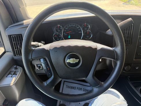 Used 2020 Chevrolet Express 2500 LT w/ LT Preferred Equipment Group RWD image 12