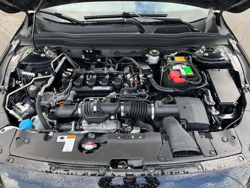 Used 2018 Honda Accord Sport image 31