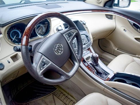 Used 2010 Buick LaCrosse CXS FWD image 21