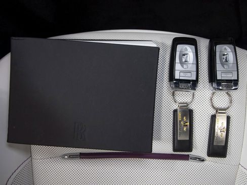 Used 2017 Rolls-Royce Dawn image 62