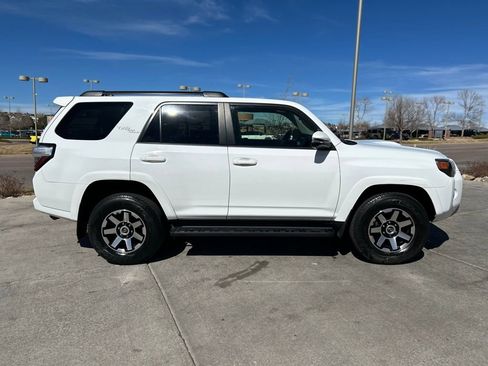 Used 2024 Toyota 4Runner TRD Off-Road Premium AWD/4WD image 9
