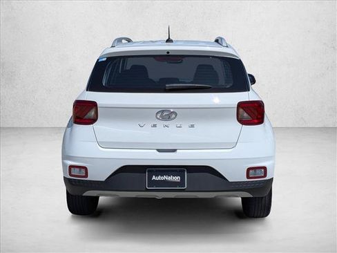 Used 2023 Hyundai Venue SEL FWD image 7