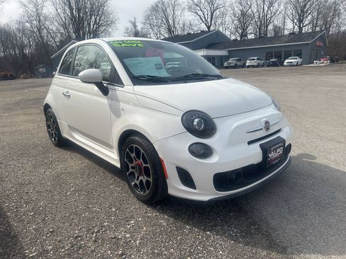 Used 2015 FIAT 500 Turbo w/ Comfort/Convenience Group FWD image 2