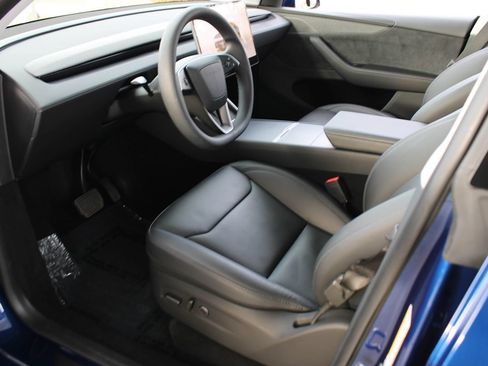 Used 2026 Tesla Model Y Long Range AWD/4WD image 13
