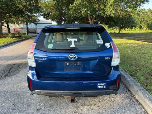 Used 2017 Toyota Prius V Five w/ Advanced Technology Package FWD image 5