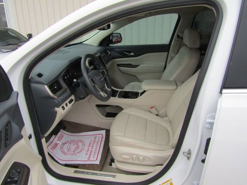 Used 2023 GMC Acadia Denali image 17