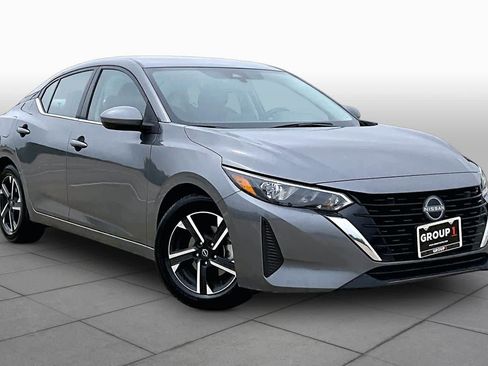 Used 2025 Nissan Sentra SV FWD image 3