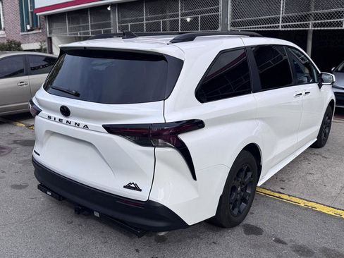 Used 2026 Toyota Sienna XLE Woodland Edition AWD/4WD image 5