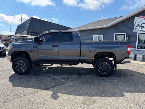 Used 2016 Toyota Tundra SR5 w/ SR5 Upgrade Package AWD/4WD image 2