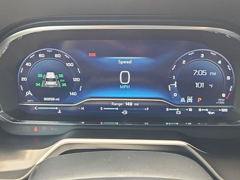Used 2024 Chevrolet Suburban Z71 w/ Luxury Package AWD/4WD image 12