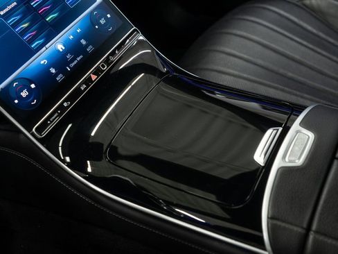 Used 2022 Mercedes-Benz S 500 4MATIC w/ AMG Line Package image 22