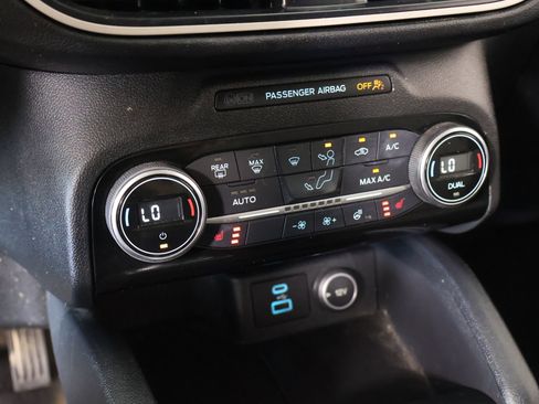 Used 2021 Ford Escape SE w/ SE Sport Appearance Package FWD image 8