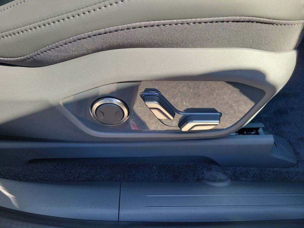 New 2026 Kia EV9 Light RWD image 9