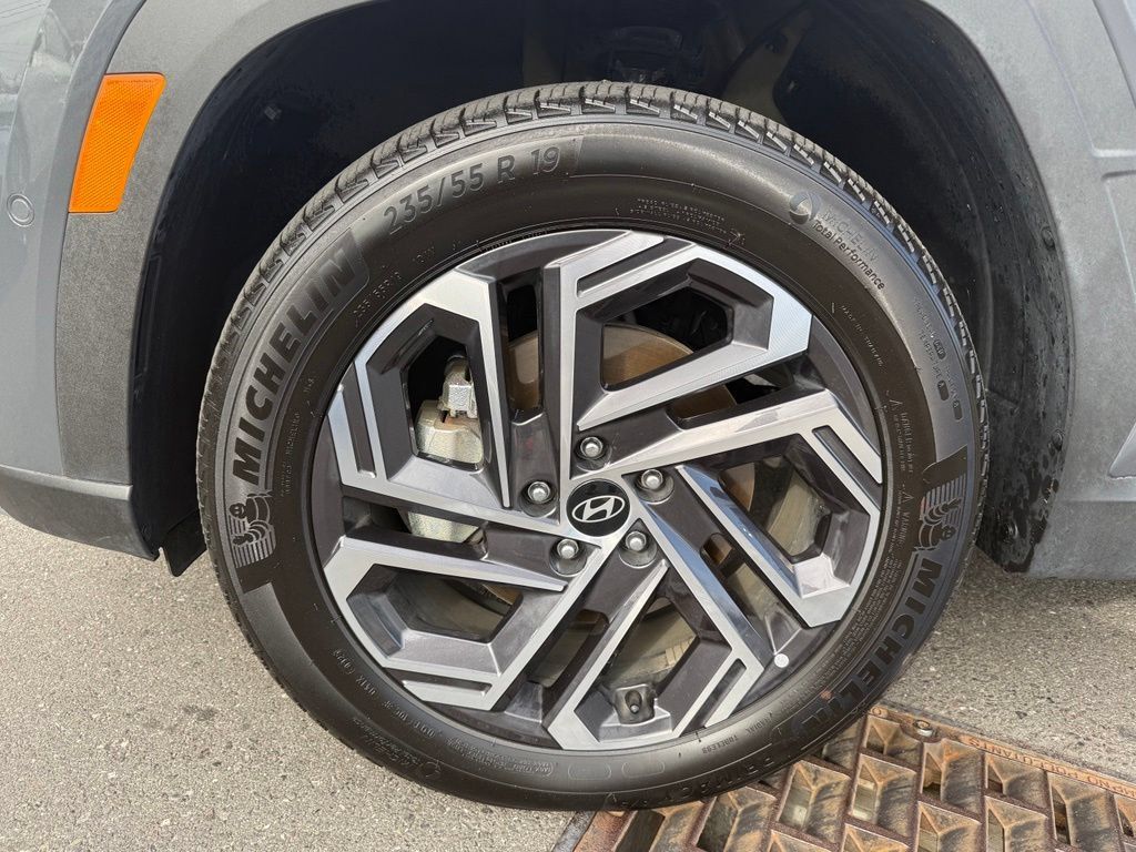 Certified 2026 Hyundai Tucson Limited AWD/4WD image 34