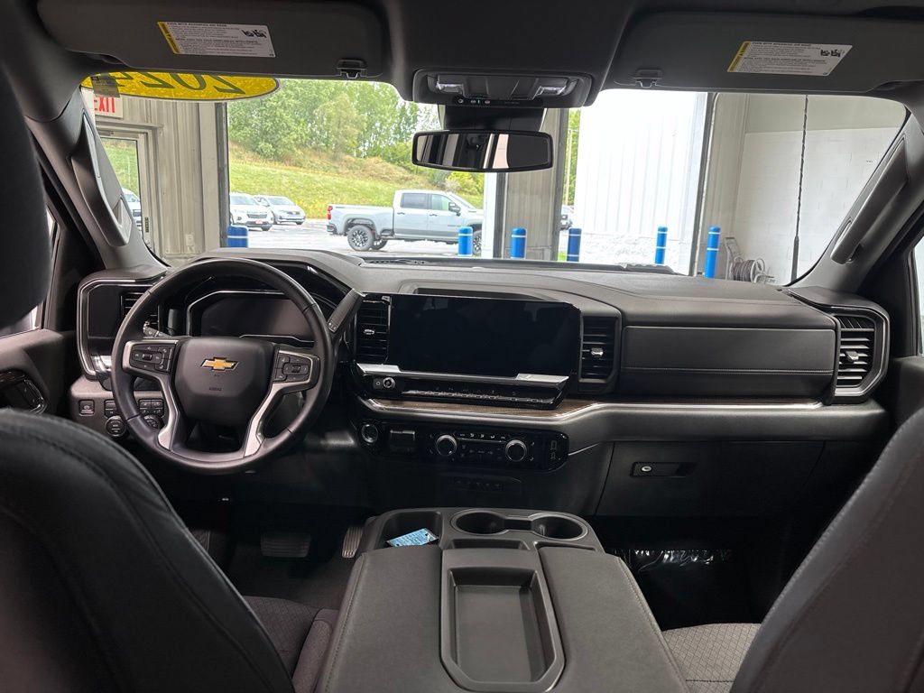 Used 2024 Chevrolet Silverado 2500 LT w/ All Star Edition AWD/4WD image 11