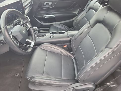 Used 2025 Ford Mustang Premium RWD image 10