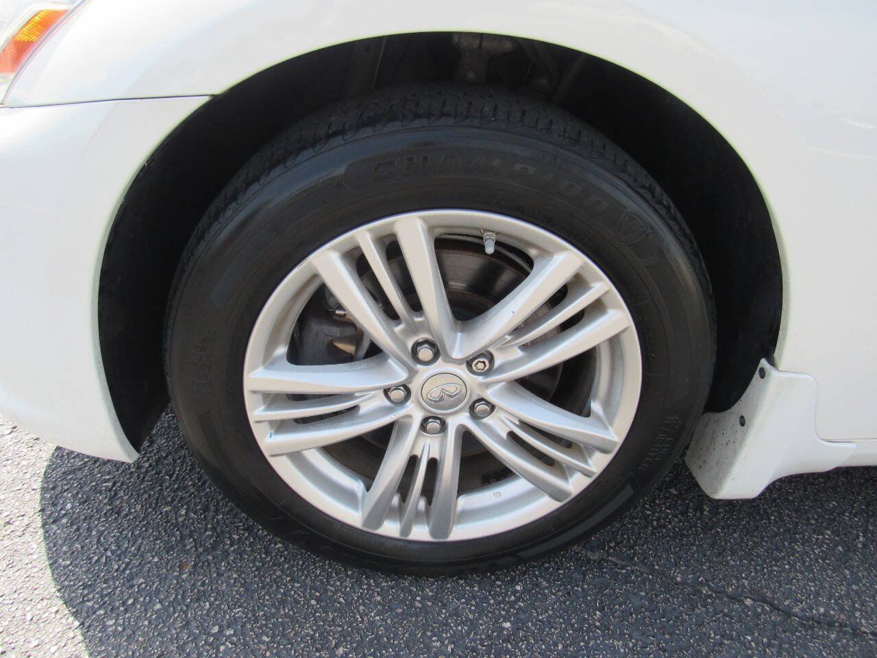 Used 2011 INFINITI G37 x Sedan w/ Premium Pkg AWD/4WD image 18