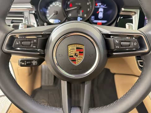 Certified 2025 Porsche Macan AWD/4WD image 25